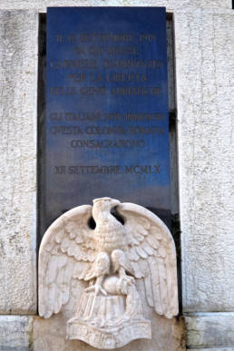 Monumento a Gabriele d'Annunzio; Ronchi dei Legionari